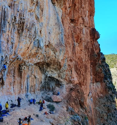 Le superbe secteur d'escalade de Mars à Léonidio