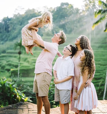 Family photography session in the rice fields of Tegalalang Bali