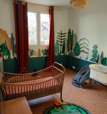 chambre enfant bébé motif forêt sur-mesure Fresh Fresque artiste Marie Hardy Normandie Evrecy Caen