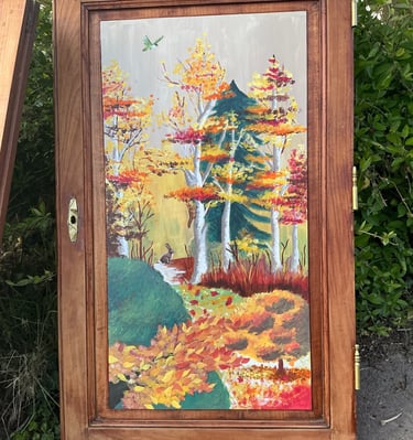 Porte de placard peinture sur meuble ancien rénovation fresque sur bois Villers-Bocage Normandie