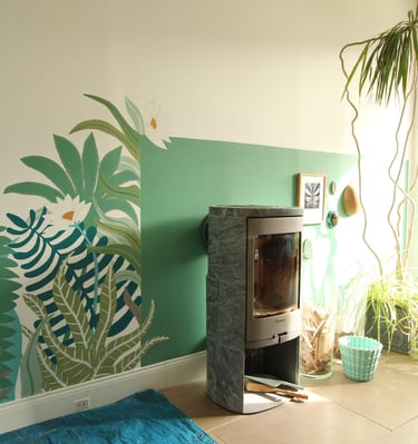 Fresque dans les tons de vert réalisée à Caen en Normandie par Marie Hardy dans le salon de clients