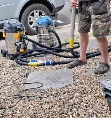 Twin vacuum gutter cleaning system for max power, easy storage and backup as i carry a spare.