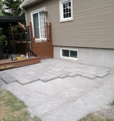 Terrasse de pavé uni Brossard