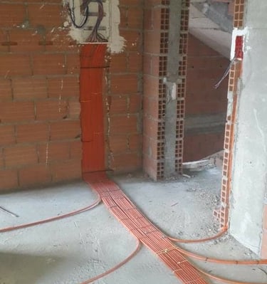  Tablou de sigurante instalatii electrice noi in bloc de apartamente.