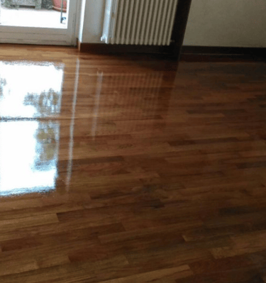 Ponçage de parquet par DG Services - rénovation professionnelle pour sols en bois en Suisse romande