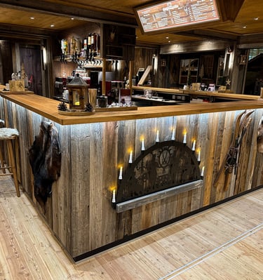 Weihnachtsmarkt Chemnitz, Weihnachtsmarkthuette, Getränkebar, Weihnachtsdeko