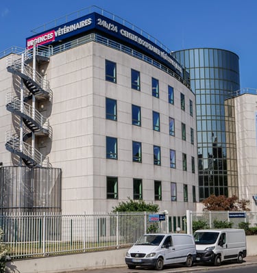 Photo de l'extérieur du CHV Frégis depuis la rue