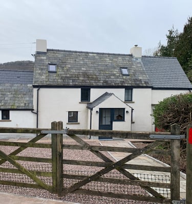 Lapstone Cottage, the home of Bridge 76 Adventures paddle boarding company in Llanover and a top rated AirBnB.