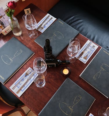 Korfu Grill gedeckter Tisch