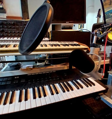 vue sur claviers du studio rosebirdstudio