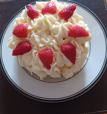 strawberry and cream cheese frosting cake
