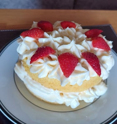 Strawberry and cream sponge