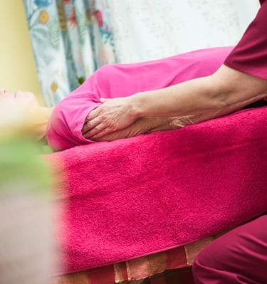 Maga li Strassel gérontopratienne en soins seniors a Boulogne-sur-Me