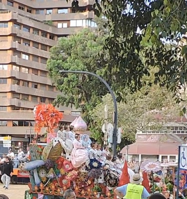 Batalla  de las flores, carroza con falleras