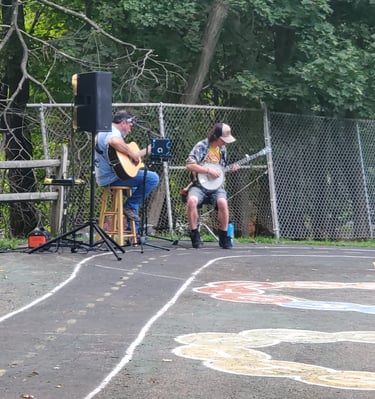 Bluegrass concert at Crescent Hills park