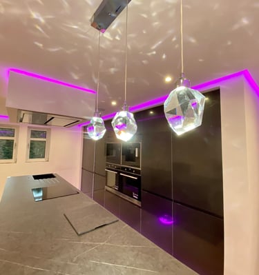 Led kitchen with floating extractor
