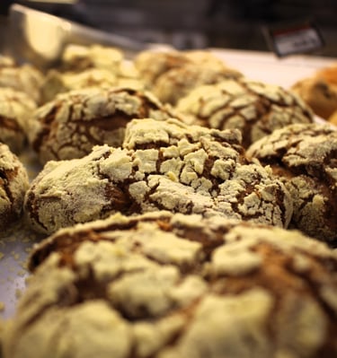 a bunch of baked goods on a tray