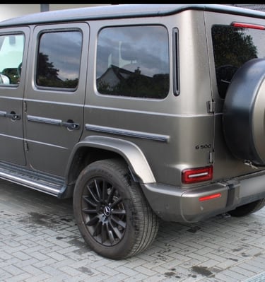 Hochwertiger Geländewagen zur professionellen Fahrzeugbewertung