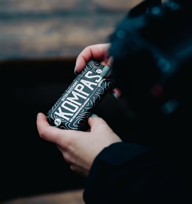 a photo of a snack trail bar Kompas