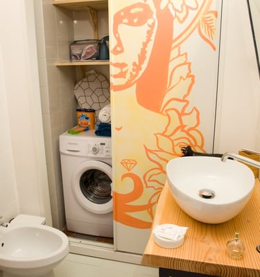 Private bathroom at Studio Paolina holiday apartment in Rome