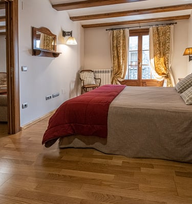 Habitación2 Casa Posets Benasque by Pichuana