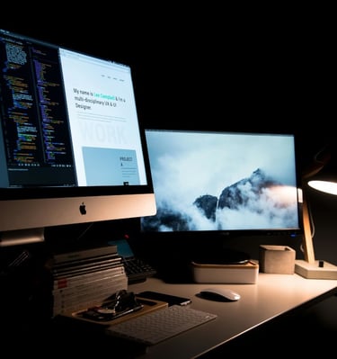 a computer monitor screen showing a desktop computer monitor and a desktop computer