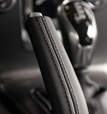 Réfection levier de frein a main en cuir par adrien perondi