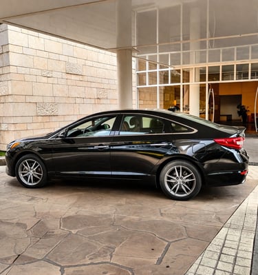 Hyundai Sonata Ejecutivo estacionado | Reserva transporte ejecutivo en Ciudad de México