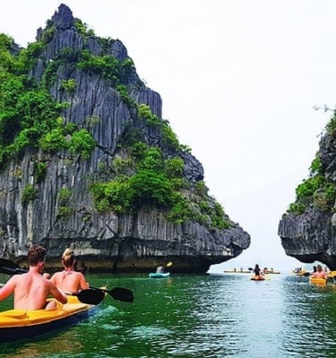 Kayake dans la baie d'halong
