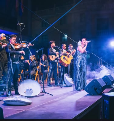 Violinista y trompeta en serenata romántica