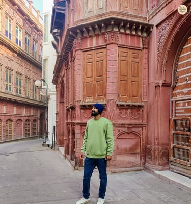Rampuria Haveli in Bikaner, Rajasthan — a marvel of architecture & artistic beauty in red sandstone