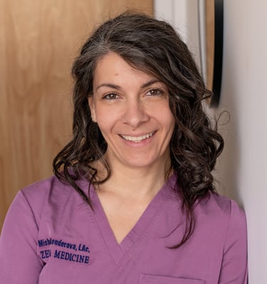 Mishe at the Zelena Medicine offering acupuncture and holistic medicine in Basalt, CO