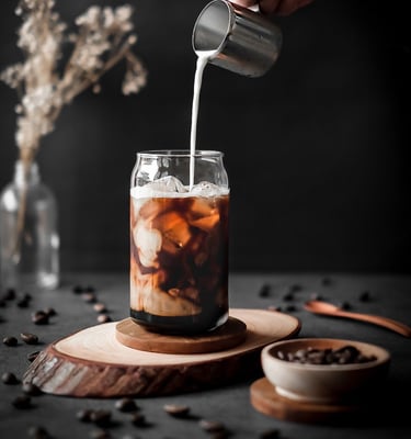 Latte 拿铁   Espresso with fresh milk. 浓缩咖啡加鲜牛奶