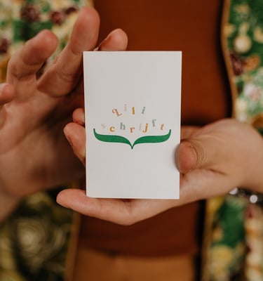 Lili schrijft visitekaartje