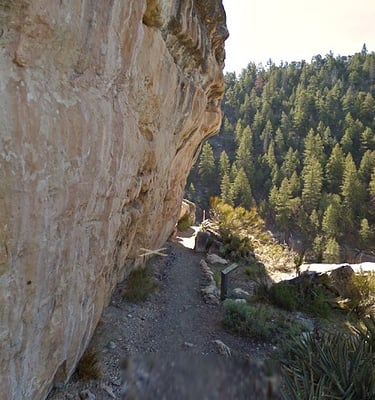 Flagstaff/Page Travel - Walnut Canyon Monument, the Rim & Island trails to Indian cliff dwellings