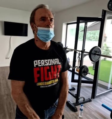 Treino de reforço muscular para idosos em Braga com Sr. Araujo