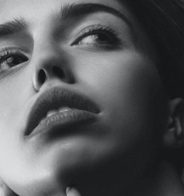 photo portrait of a woman, contento consulting, creazione immagini