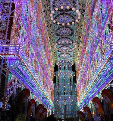 Iluminación de calles en Fallas  Valencia