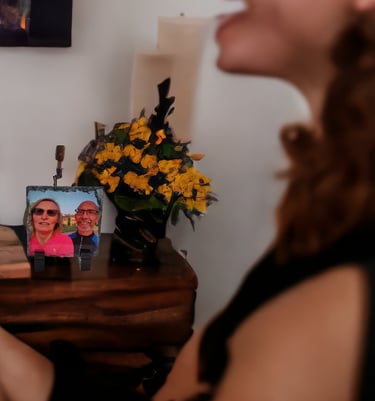 Peronsalised photo slate in a lounge