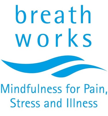 Breathworks logo, Mindfulness pomagający w radzeniu sobie z bólem, stresem i chorobą