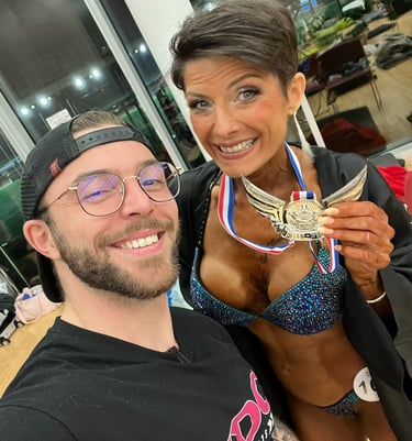 Moi et ma cliente qui fint deuxième de sa compétition en bikini master (championnat de france IFBB)