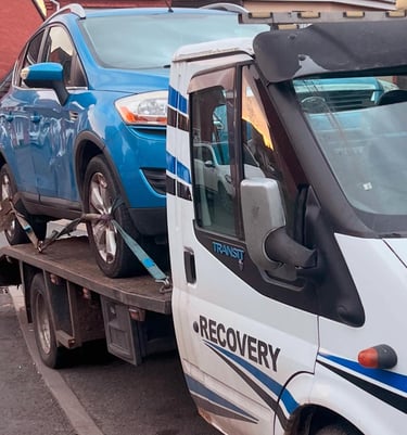alt="Mobile diagnostics service scanning vehicle in Droitwich"