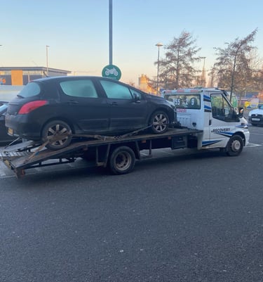 alt="Emergency breakdown assistance in Evesham at night"