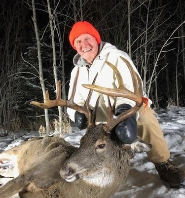 Saskatchewan whitetail hunts - Ray with his beautiful mature whitetail