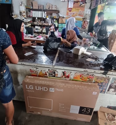 Hadiah Venueku untuk mitra berupa TV 43 inch