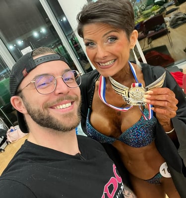 Moi et ma cliente qui fint deuxième de sa compétition en bikini master (championnat de france IFBB)