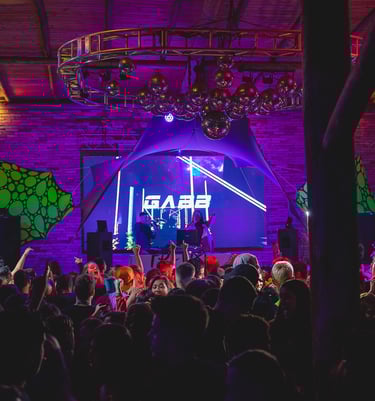 Dj Gabb na Preto no Branco da República Xeque Mate