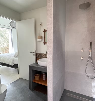 Villa Port Olivier - Villa bord de mer, les pieds dans l'eau, à louer sur l’île grecque de Lesbos