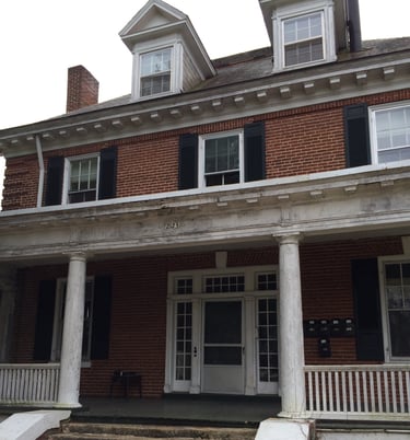 2123 rivermont exterior before 2014 renovation