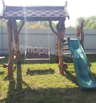 medinė supynė su čiuožykla